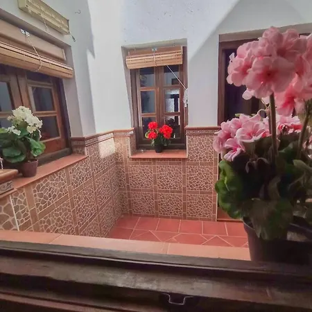 3 Bedrooms With Wifi At Ronda
