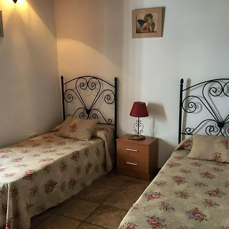 Apartment 3 Bedrooms With Wifi At Ronda