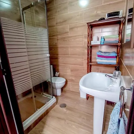 3 Bedrooms With Wifi At