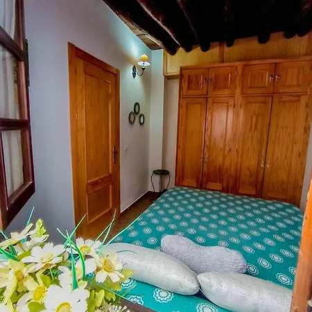 3 Bedrooms With Wifi At Apartment Ronda